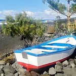 Cozy House In El Golfo + Terrace